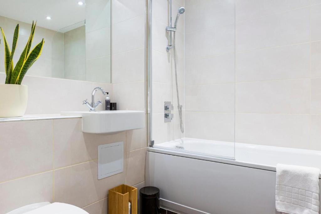 Panorama Apartments By Mesh Accommodation Short & Long Term Lets Ashford For Contractors Or Corporate Stays מראה חיצוני תמונה